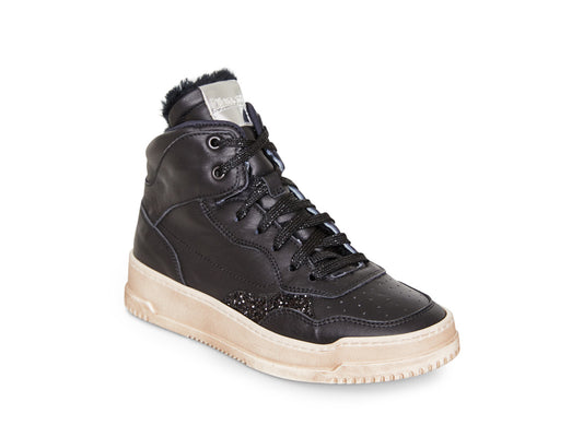 1528 Chuck mit Lammfell